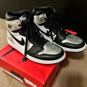 Women’s Air Jordan 1 High OG Black/Metallic Silver 7.5